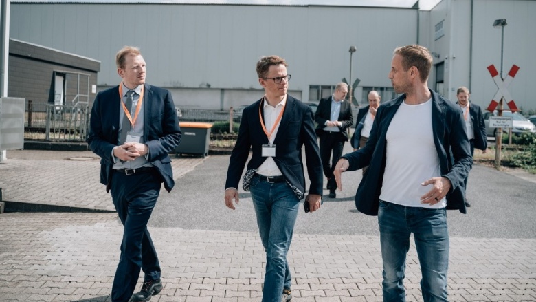 Foto: Steffen Bttcher Bildbeschreibung: (v.l.n.r. CDU OB-Kandidat Timon Radicke, Dr. Carsten Linnemann MdB, Sebastian Hackforth